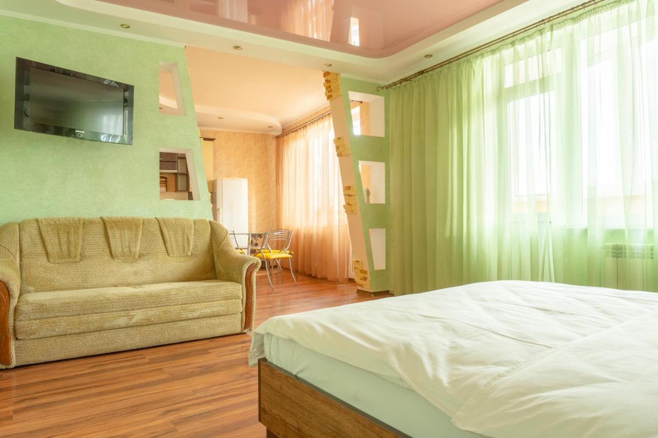 Big Studio Apartment Near River Mall Kiev Dış mekan fotoğraf