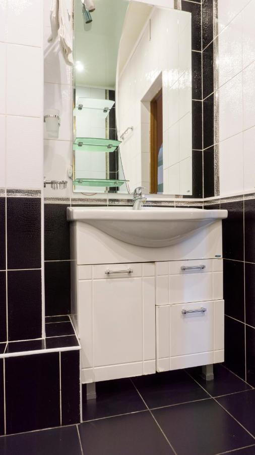 Big Studio Apartment Near River Mall Kiev Dış mekan fotoğraf