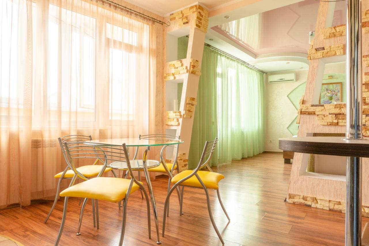 Big Studio Apartment Near River Mall Kiev Dış mekan fotoğraf