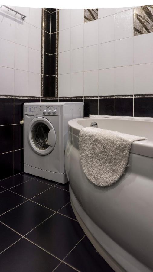 Big Studio Apartment Near River Mall Kiev Dış mekan fotoğraf