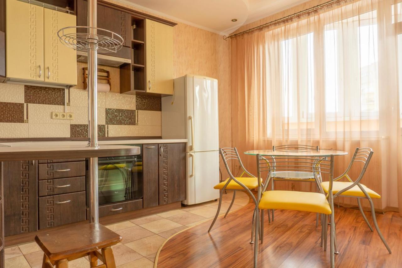 Big Studio Apartment Near River Mall Kiev Dış mekan fotoğraf
